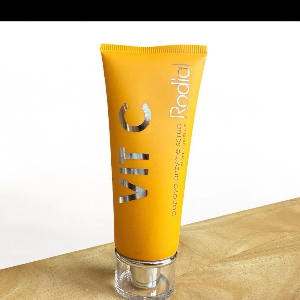 Rodial Vit C Papaya Enzyme Scrub